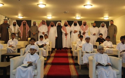 أعضاء مجلس إدارة مكتب الراكه التعاوني في زيارة لطلاب برنامج نبراس